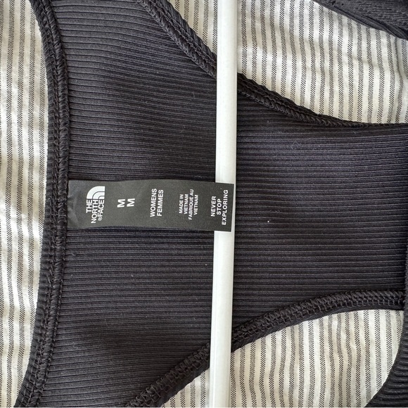 The North Face Women’s Black Rib-Knit Tank - Medium NWT - Picture 6 of 7